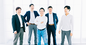 【東京】Webアプリケーションエンジニア※『AI技術で、人を支援する』／フルリモートワーク可／完全週休2日制